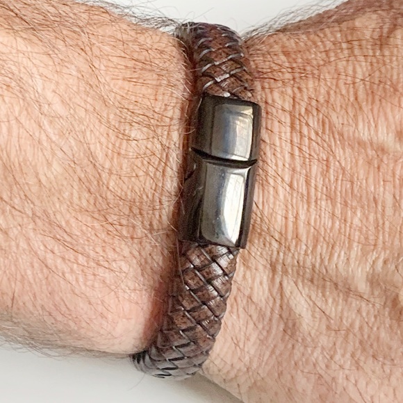 Handcrafted Brown Braided Leather Bracelet - Picture 2 of 6